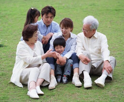 家里有老人和小孩 买房应该如何选地段？