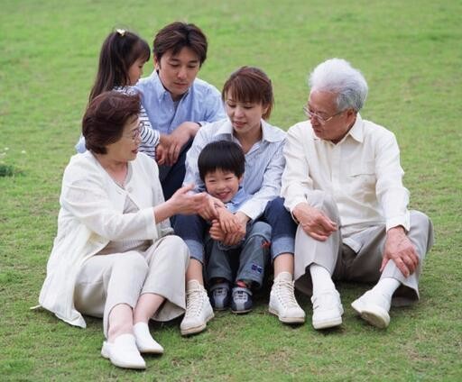 家里有老人和小孩 买房应该如何选地段？